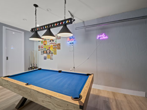 Luxury Miami Vacation Rental 3 Bedroom - Private Pool Oasis, Game Room & Family Friendly